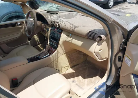 2002 Mercedes-Benz C 240 z USA, uszkodzony, nr VIN WDBRF61J32E005536